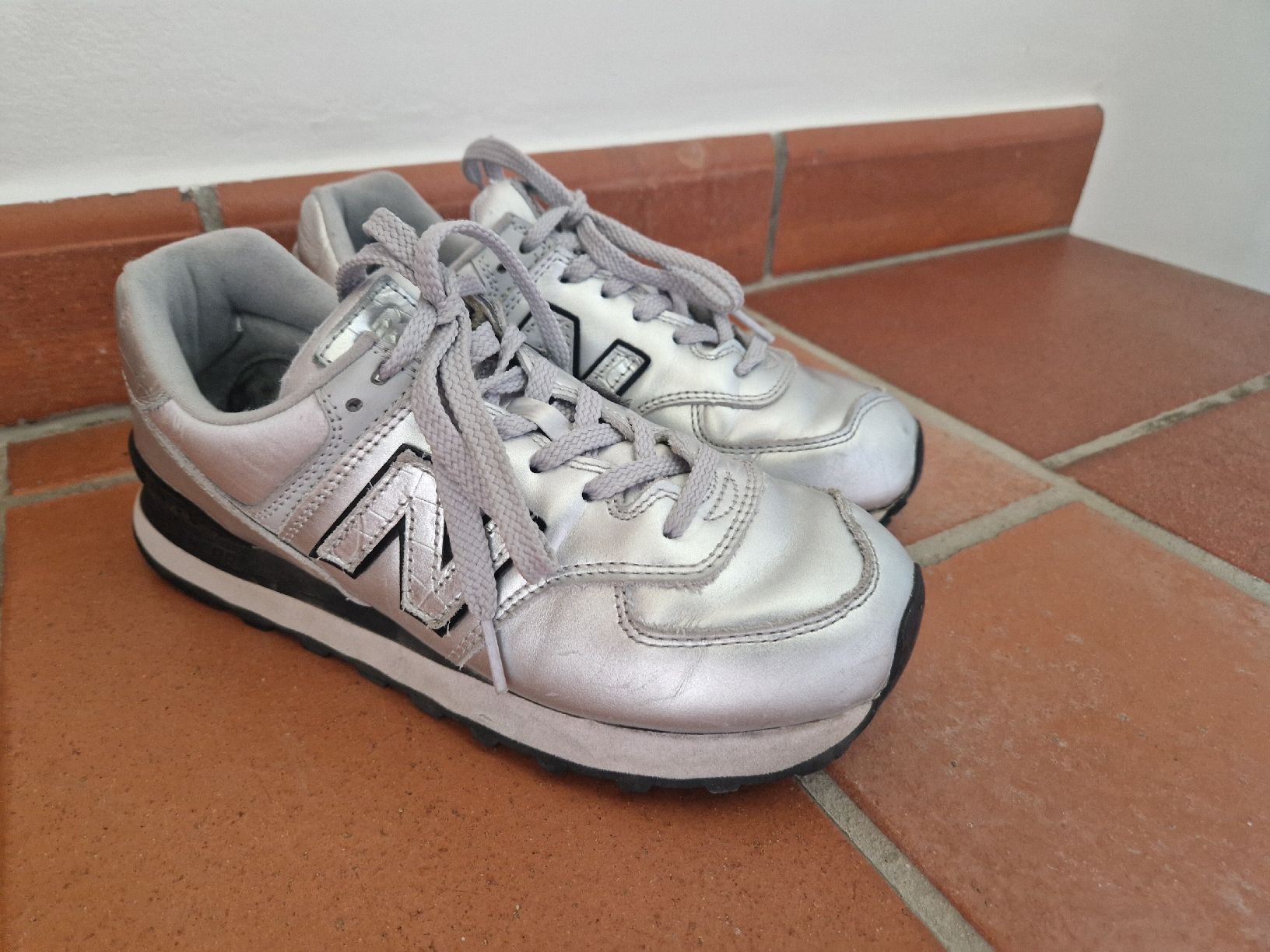 New Balance Damenschuhe: New Balance Sneaker 38 silber – Gebraucht aus Lichtensteig von Cocabana_16
