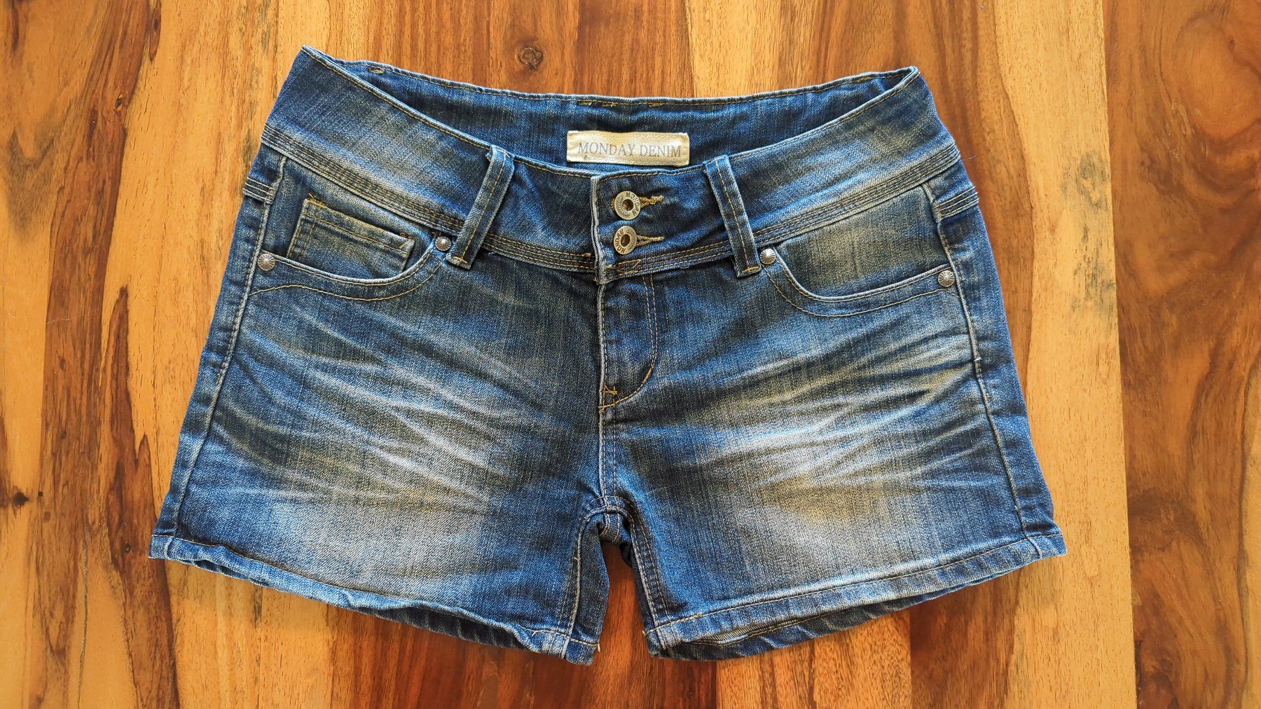 Jeans: Jeans Shorts Monday Denim 38 – Usato da Gossau ZH venduto da sil_nhs5