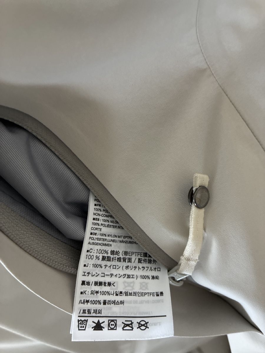 Arcteryx Cappotti: Arcteryx Regenmantel – Usato da Cheyres venduto da zwischendurch 3