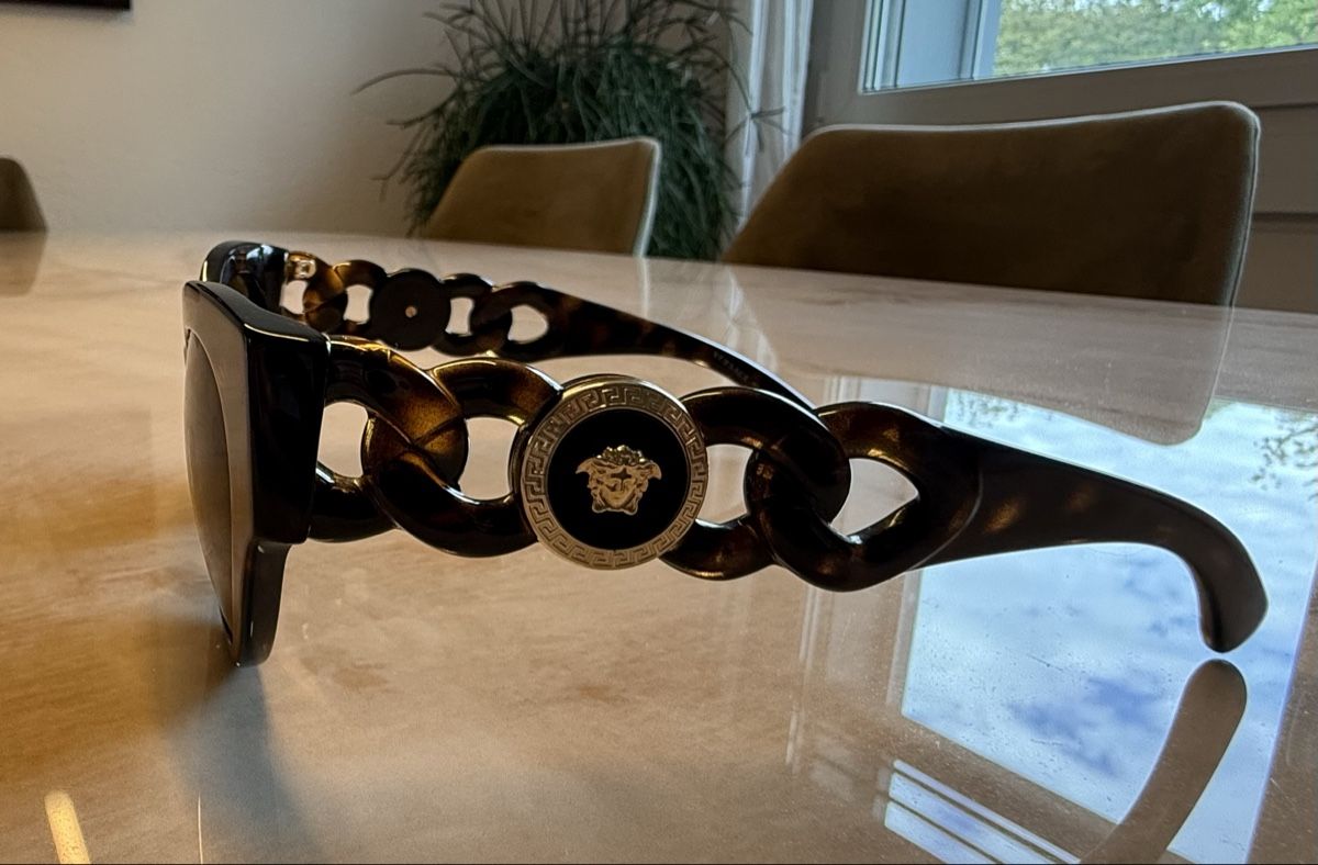 Versace Lunettes & Verres: Versace Cateye Sonnenbrille – D'occasion à Embrach par shila_03 1