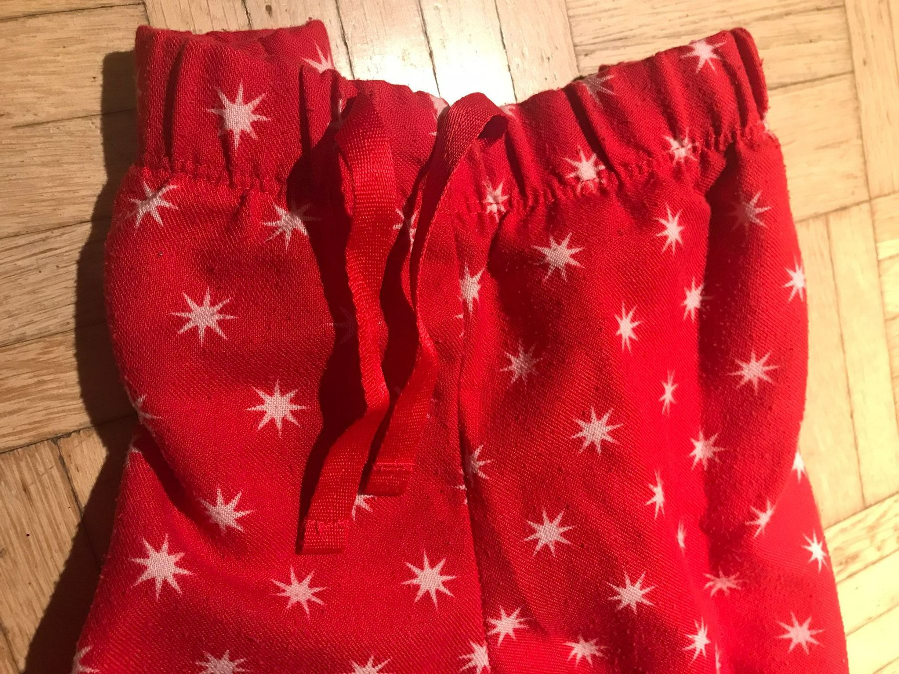 Gap Pigiama & Simili: Rotes langes Pyjamas mit Sternen, Gap Kids, Grösse 116 – Usato da Zürich venduto da strampli1216 4