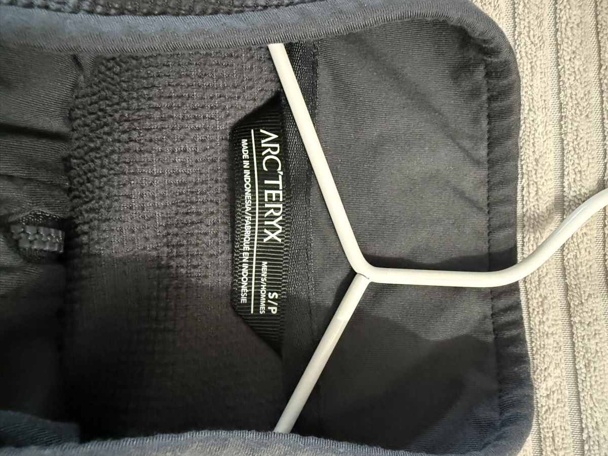 Arcteryx Giacche: Arc'teryx Fleece Jacke Grau – Usato da Au ZH venduto da flo_b2cl 2