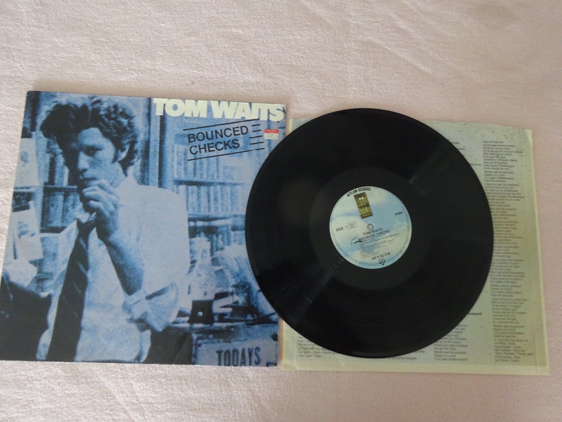 Vinyles: TOM WAITS ** BOUNCED CHECKS – D'occasion à Luzern par xrayspex99 1