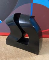 moderne Kunststoff Skulptur signiert Marc Reist (ID skul70)