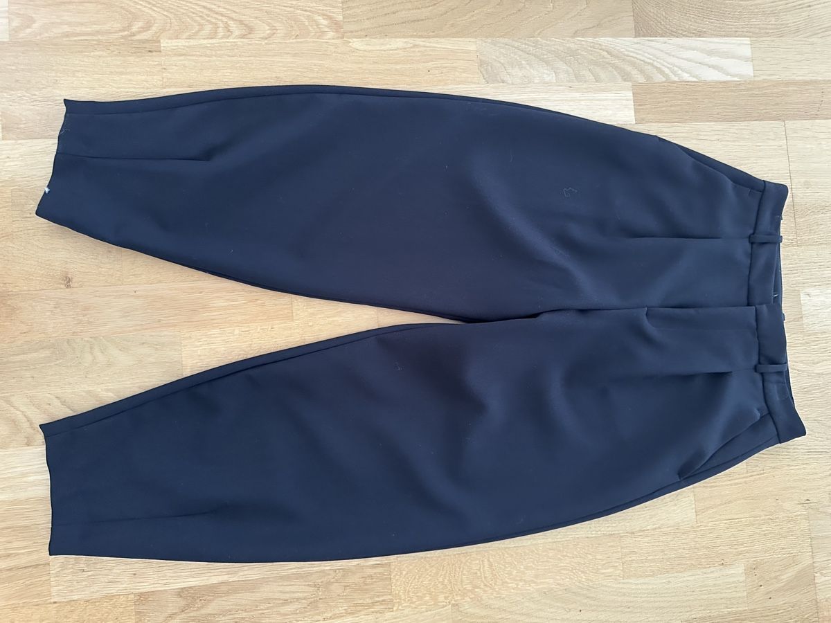 Zara Hosen: Hose schwarz 36 Zara  – Gebraucht aus Rüschlikon von 8942Oberrieden