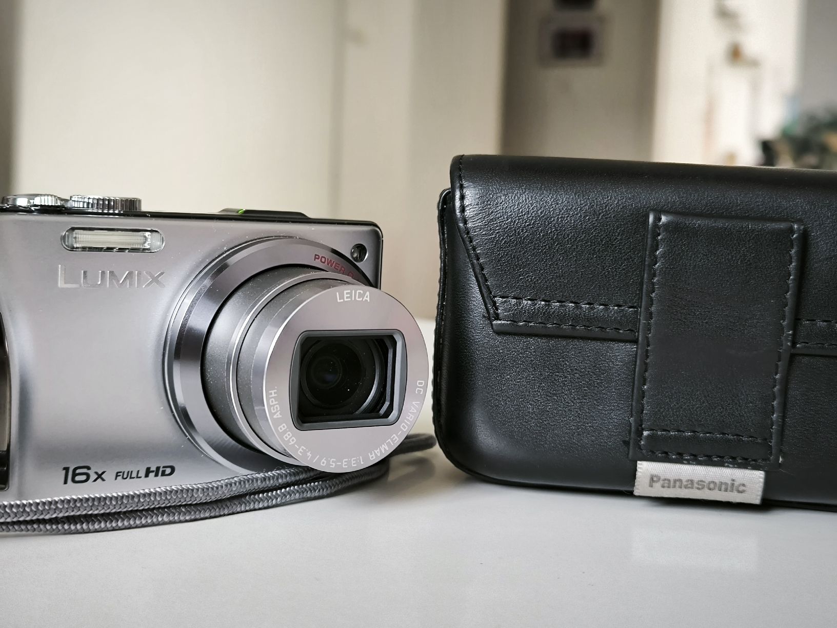 Panasonic Fotocamera: Panasonic Lumix Tz20 – Usato da Riaz venduto da vanucaptures