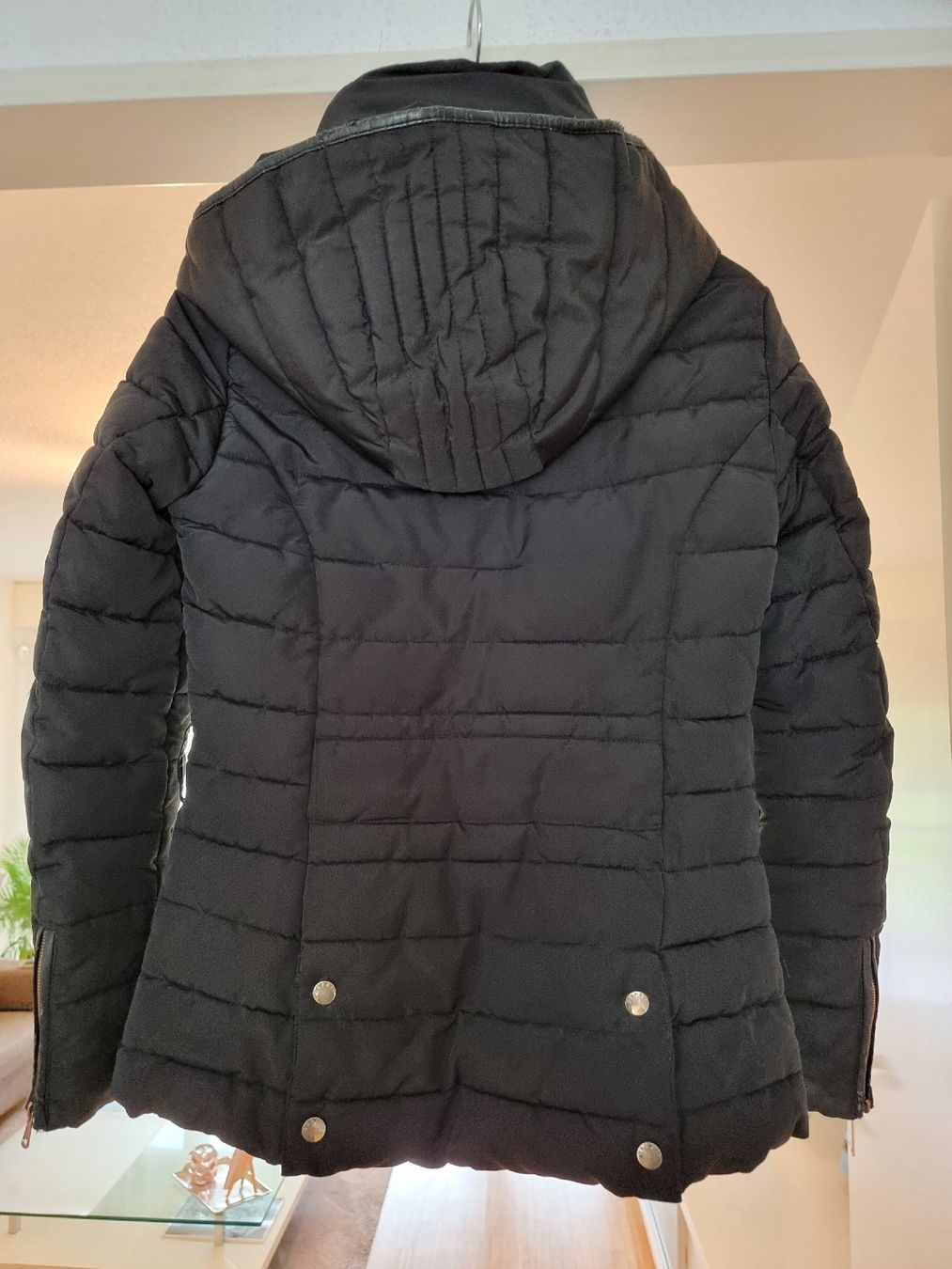Esprit Giacche: Esprit Steppjacke Winterjacke Gr.34 schwarz – Usato da Veltheim AG venduto da gave04 1