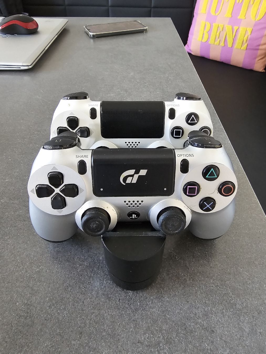 Sony Console: Sony PlayStation 4 PS4 Weiss  – 2 Controller  – Usato da Sisseln AG venduto da Laif 1