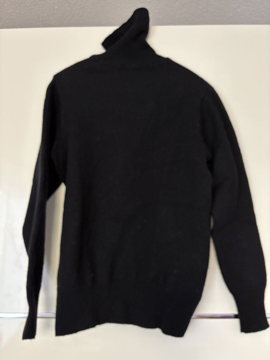 Maglioni & Felpe: Schwarzer Rollkragenpullover aus Wolle , Grösse S – Usato da Dübendorf venduto da chlinibetris 1