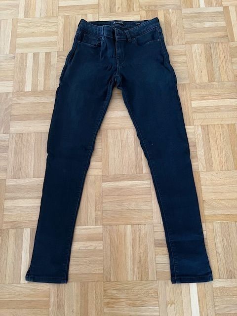 Guess Jeans: "GUESS" Jeans Gr. 27 – Neu (gemäss Beschreibung) aus Walenstadt von ricamul