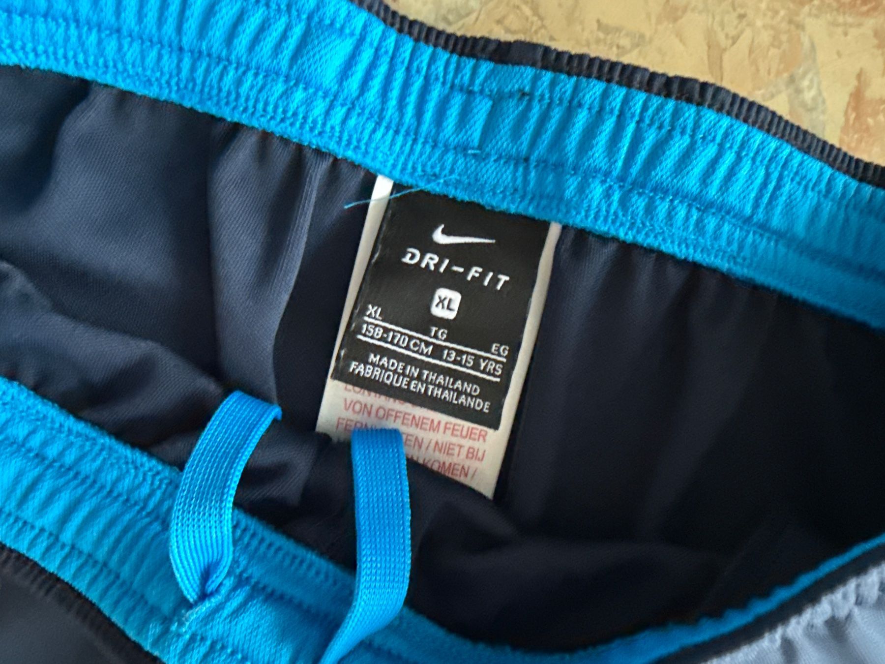 Nike Pantaloni: Nike Trainingshose Dri-FIT, Grösse XL Junior – Usato da Winterthur venduto da britsi 1