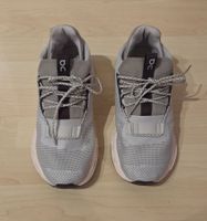 ON-Schuhe "Cloudnova" (Grösse 40.5)