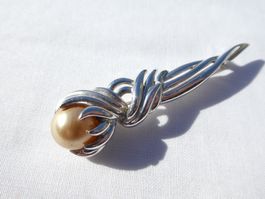 Elegante Vintage-Brosche von Boucher (4006) mit Kunstperle