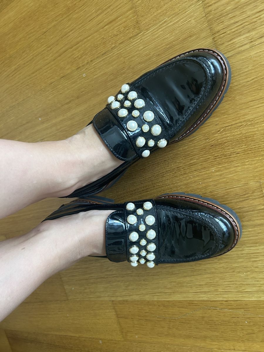 Stuart Weitzman Scarpe da donna: Stuart Weitzman loafers, pearl detail, sizeEU36 – Usato da Zug venduto da day_9ph6 5