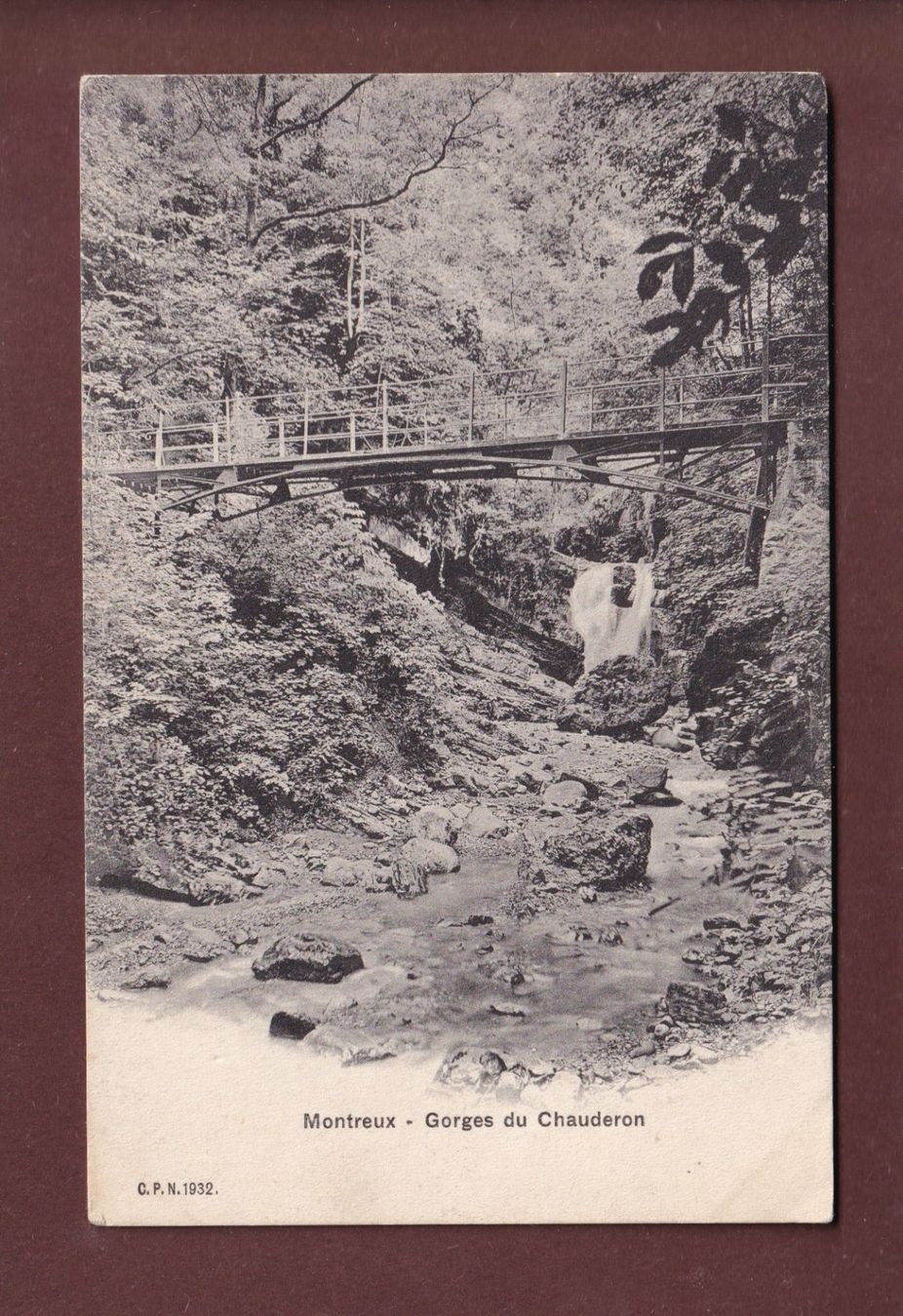 Cartoline postali: MONTREUX - Gorges du Chauderon - CPN – Usato da Pully venduto da nicecards