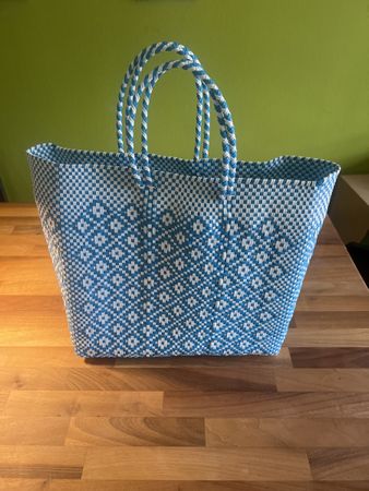 Handtasche aus recycletem Kunststoff, handgefertigt