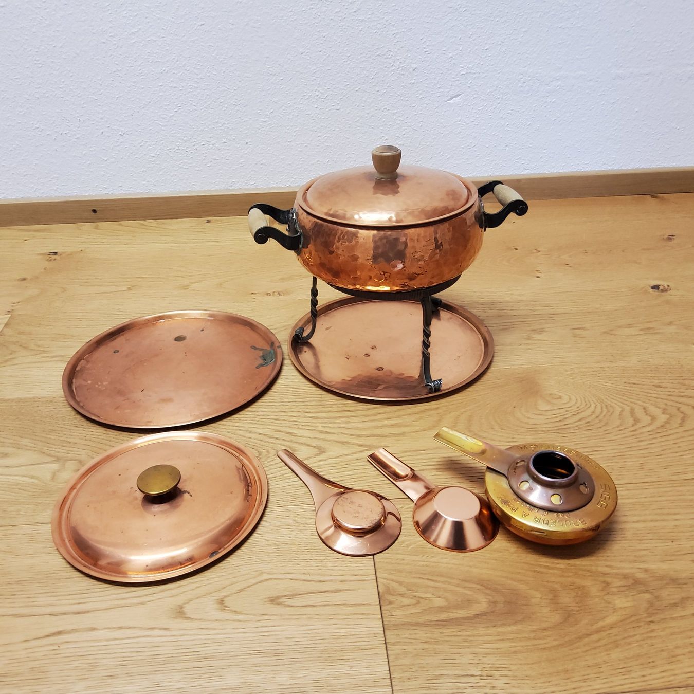 Sigg Padelle: Kupferpfannen mit Deckel, Teller, Rechaud-Brenner SIGG – Usato da Naters venduto da 3904Naters