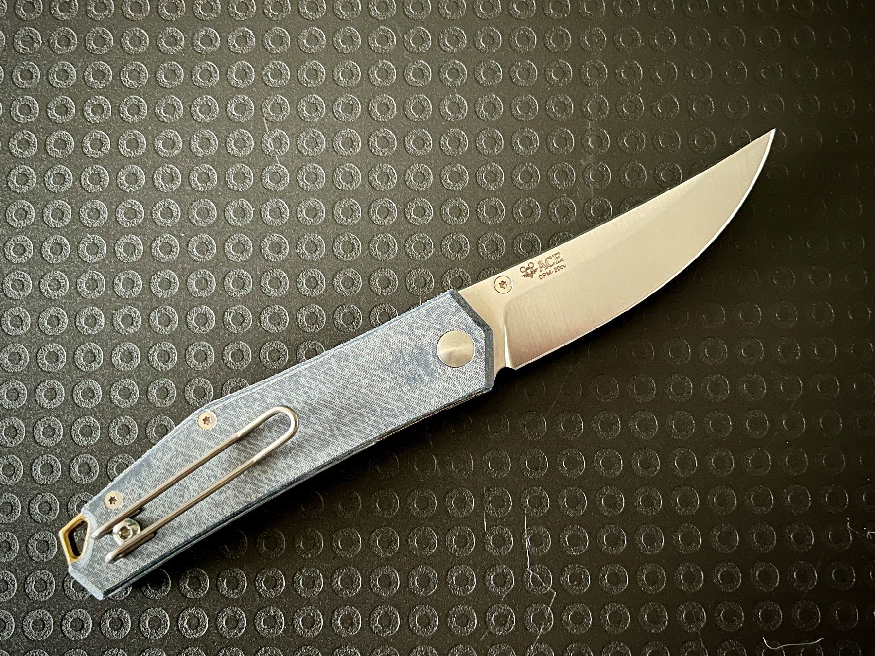 Giant Mouse Coltelli tascabile: Giantmouse Ace Clyde Blue Canvas Micarta – Nuovo (secondo la descrizione) da Frauenkappelen venduto da Doc_Snyder 1