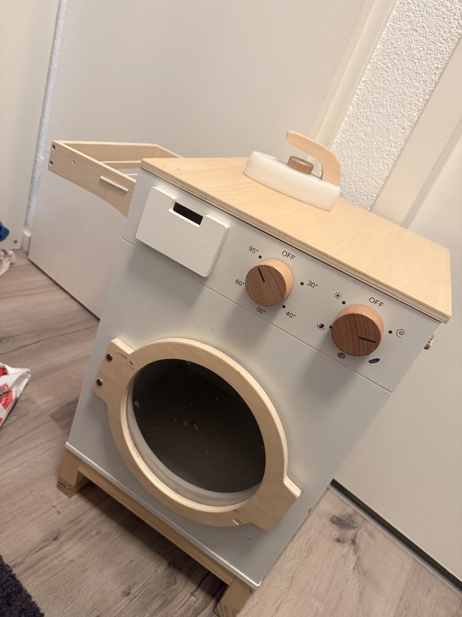 Giocattoli: Waschmaschine & Puppenkleider – Usato da Rothrist venduto da ale_h7dz