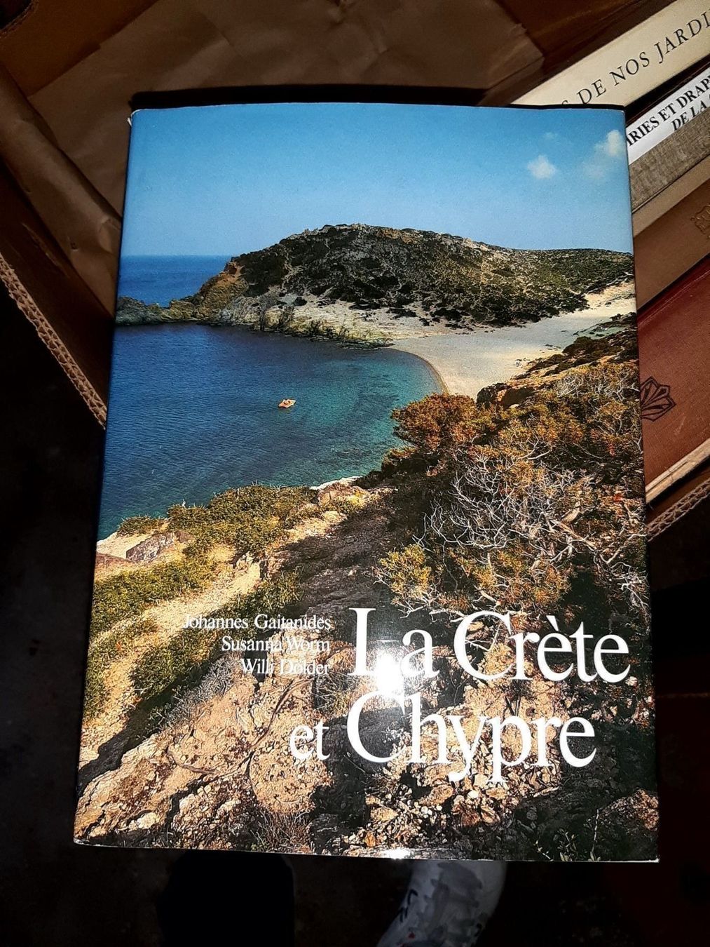 Libri: Livre sur la crete et chypre – Usato da Le locle venduto da juliensaran