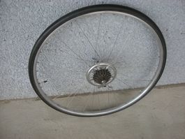 Rennvelo -Sportvelo Hinterrad 28 Zoll komplett mit Pneu