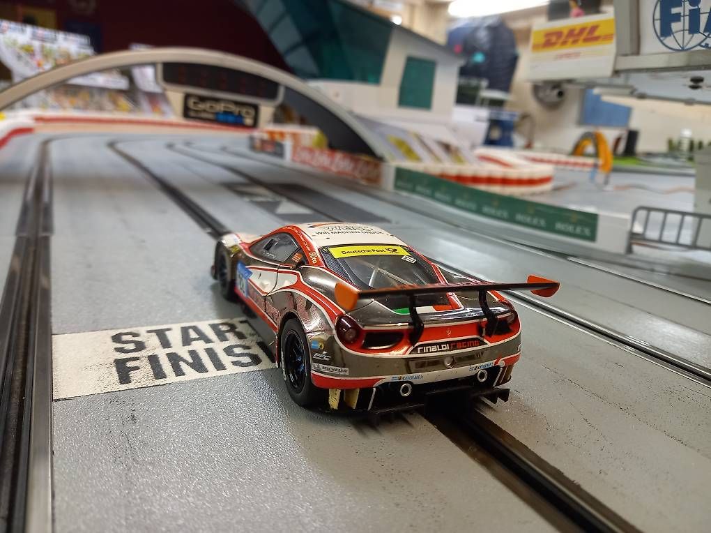 Carrera Piste: Ferrari 488 GT3 Carrera 132 Digital – Usato da Langenthal venduto da noa_9wcy 1