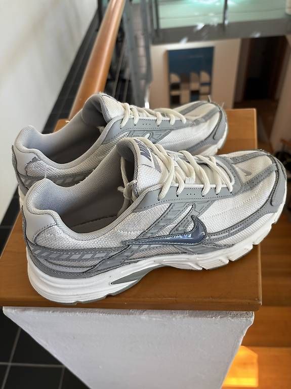 Scarpe da uomo: Nike Initiator grösse 42 – Usato da St. Gallen venduto da Coco1879