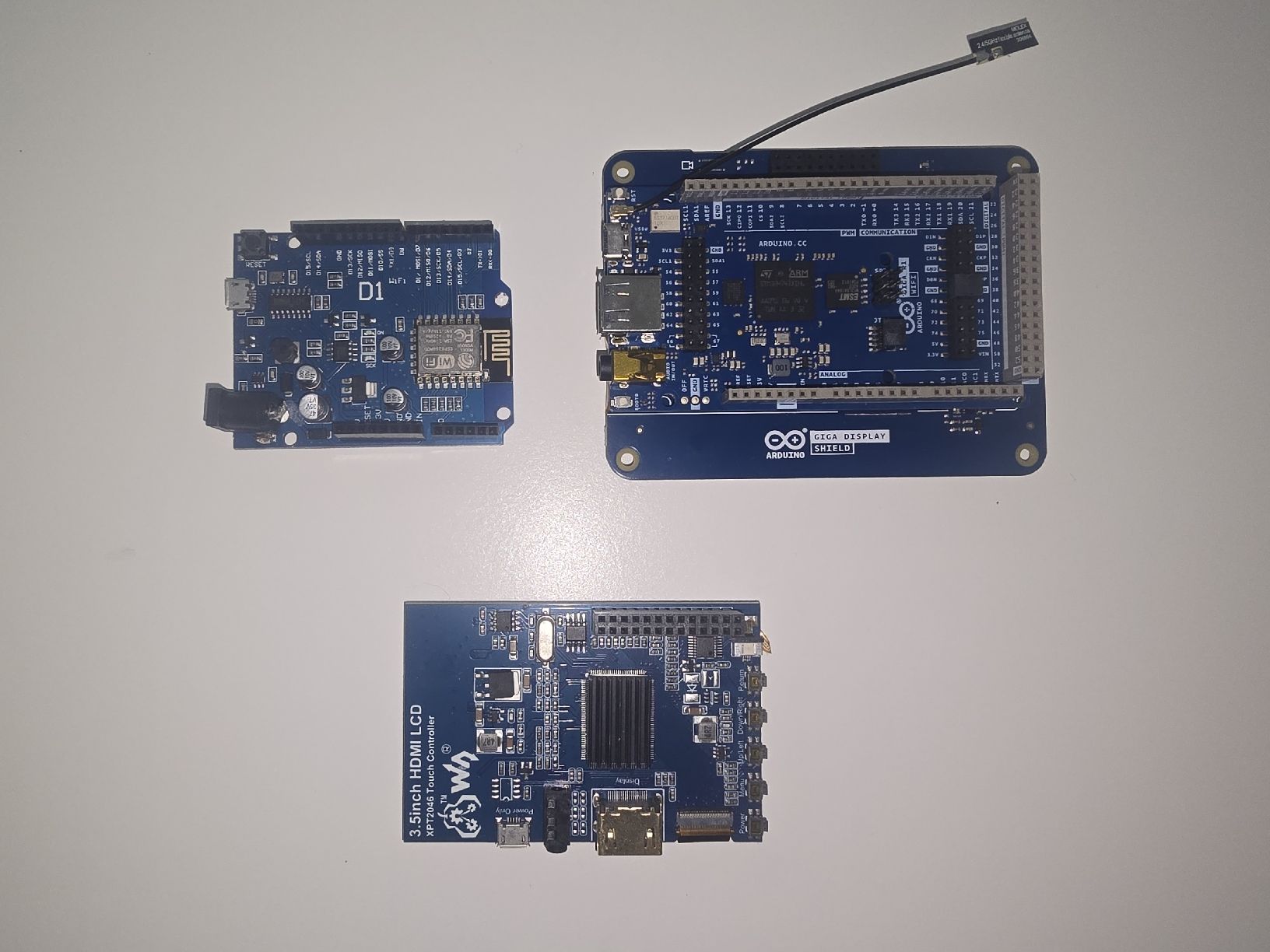 Arduino Giga R1 + D1 Wifi + HDMI LCD Toutch Controller (Gebraucht) in ...