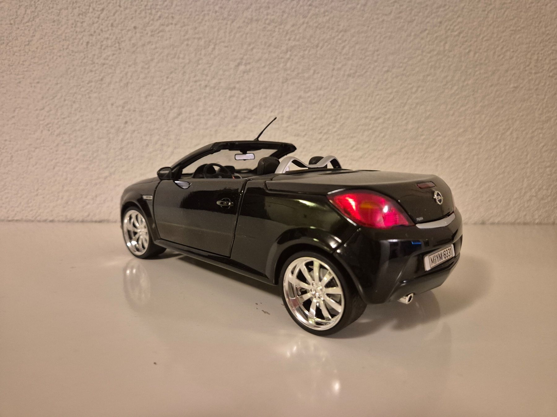 Norev Modellini d'auto: Opel Tigra 1/18 von Norev – Nuovo (secondo la descrizione) da Bremgarten AG venduto da Beever 1