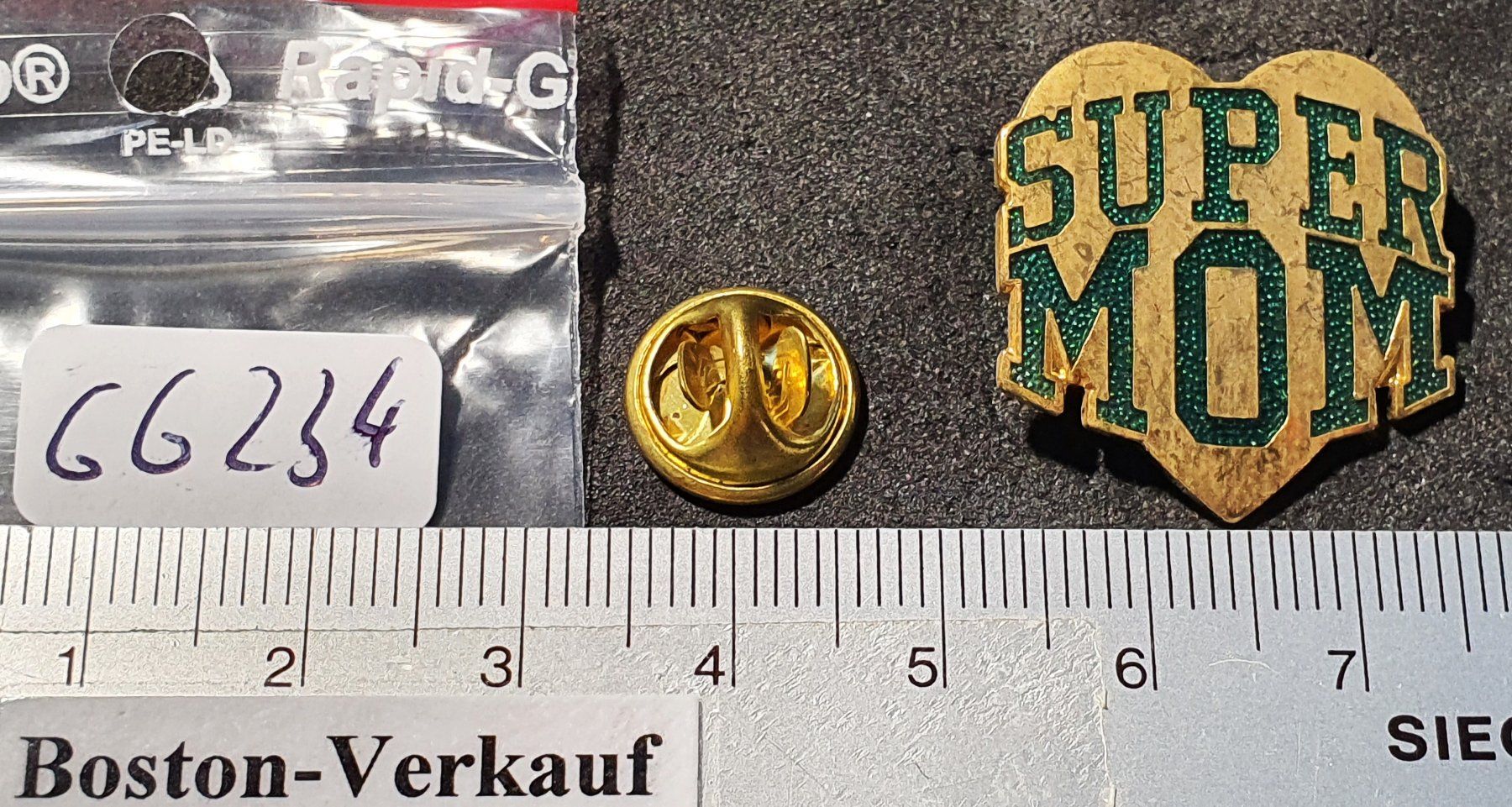 Plaketten & Abzeichen: GG234 - SUPER Mom – Gebraucht aus Reinach BL von Boston-Verkauf 2