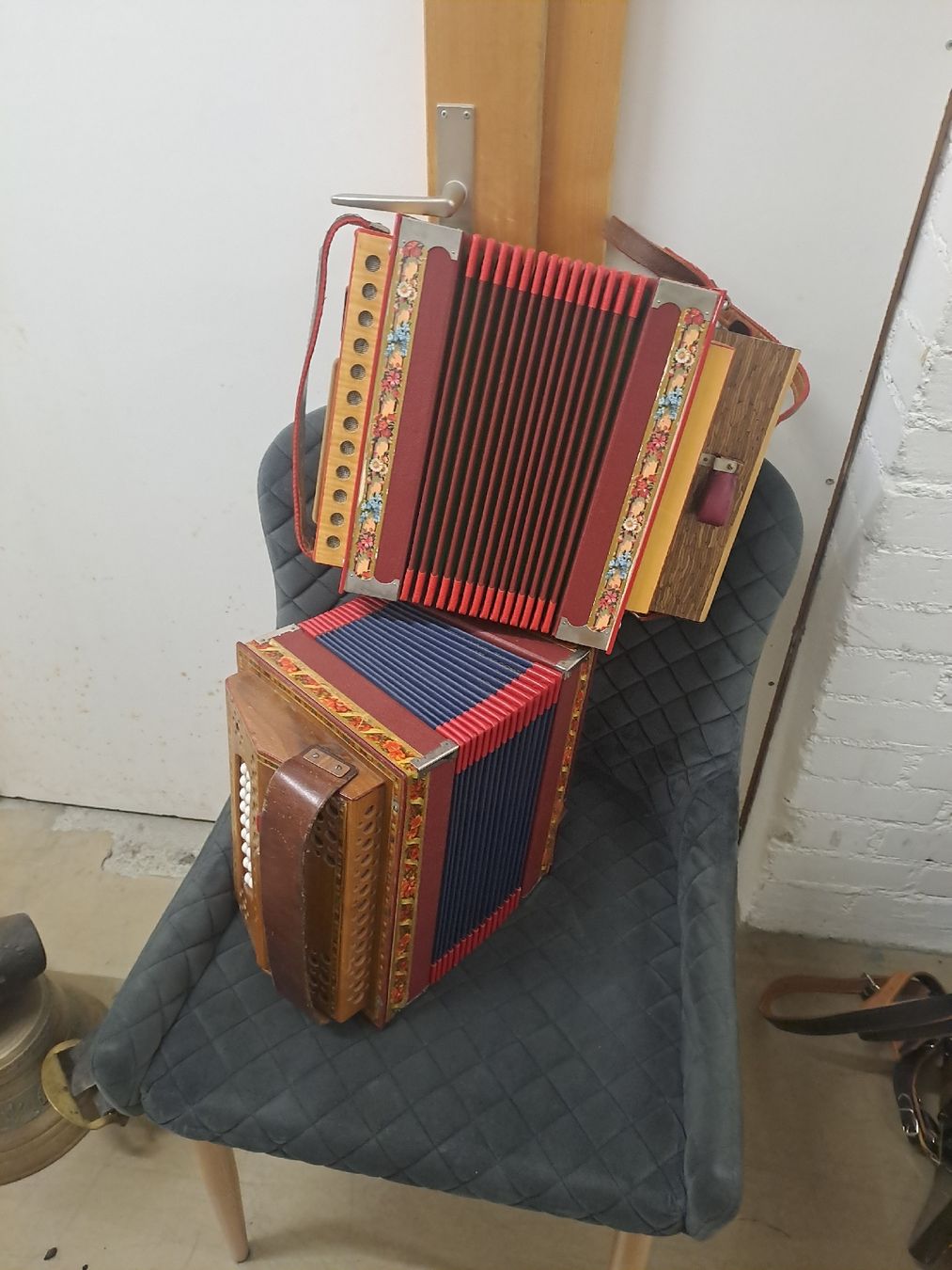 Instruments de musique: 2 schwyzerorgeli – D'occasion à Villeneuve par BibiVintage 1