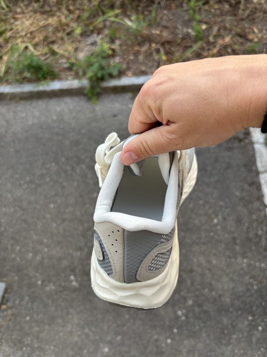 Chaussures femmes: New Balance Arishi V4  – D'occasion à Hinwil par Franzisk08 2