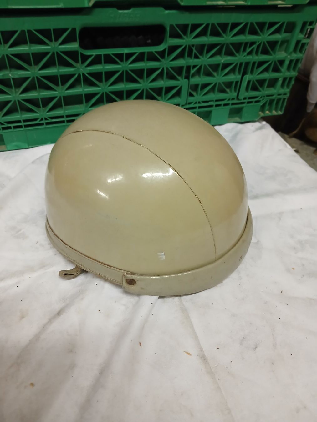 Caschi & visiere: Vintage Helm beige mit Lederfutter gebrauchter Zustand – Usato da Belp venduto da Guadalupe84