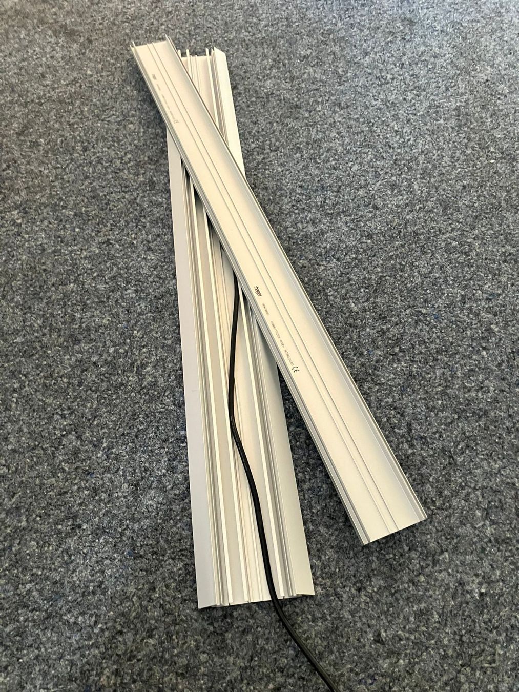 Tappetini fitness: Aufbodenkanal Floortrack Hager 1 Meter – Nuovo (secondo la descrizione) da Bassersdorf venduto da alu_ps66