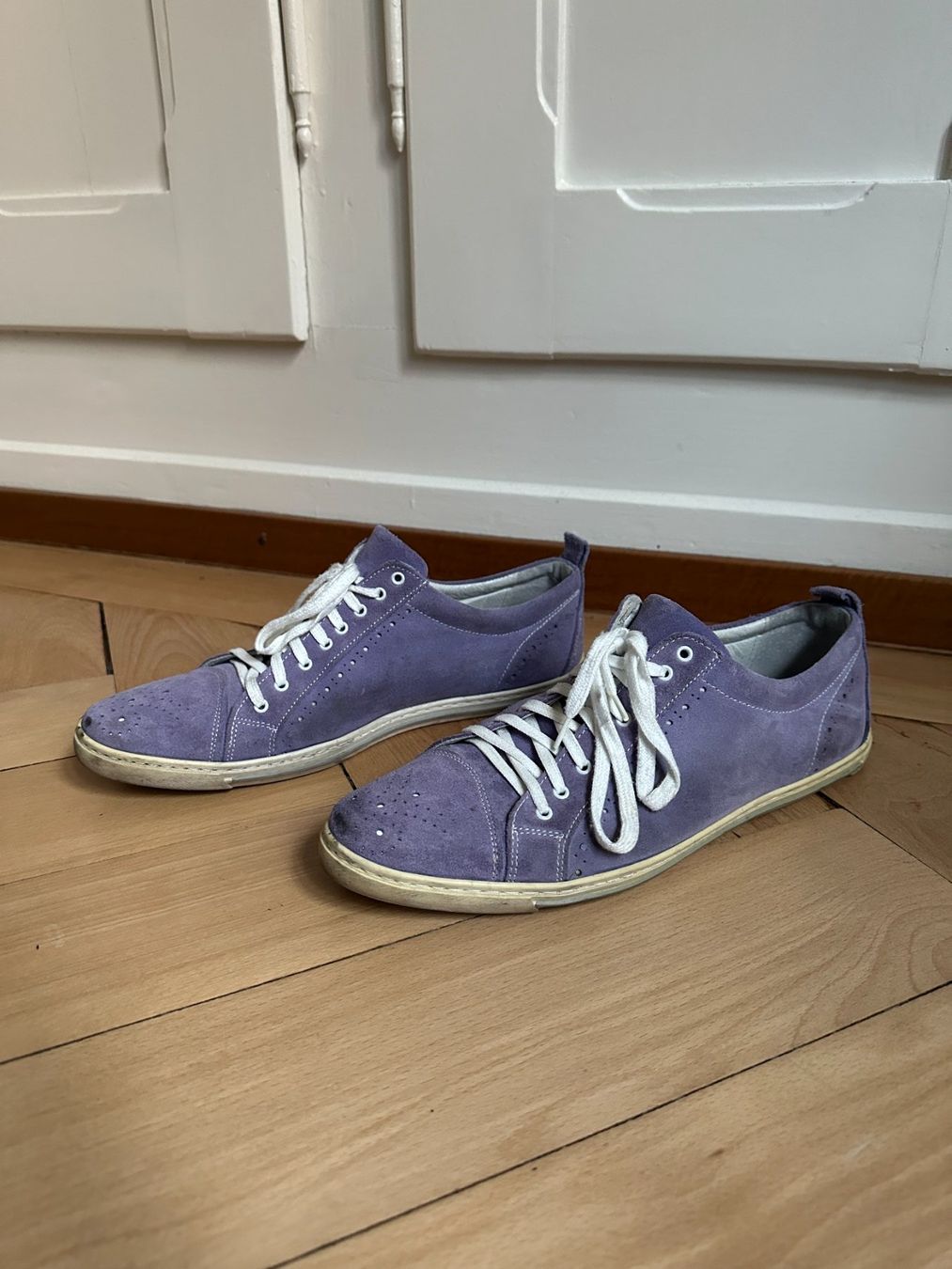 Herrenschuhe: Wildleder Sneaker lila 44 – Gebraucht aus Zürich von Diazaio