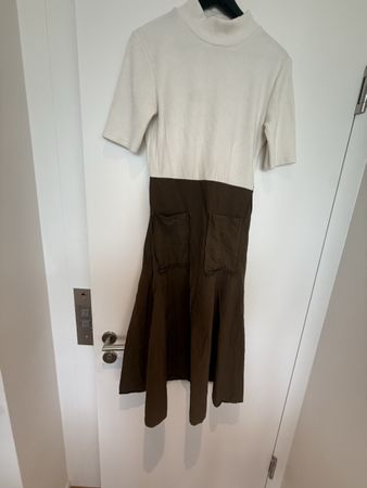 Zara Kleid, Grösse M, oliv/weiss, Herbst-Look, neuwertig