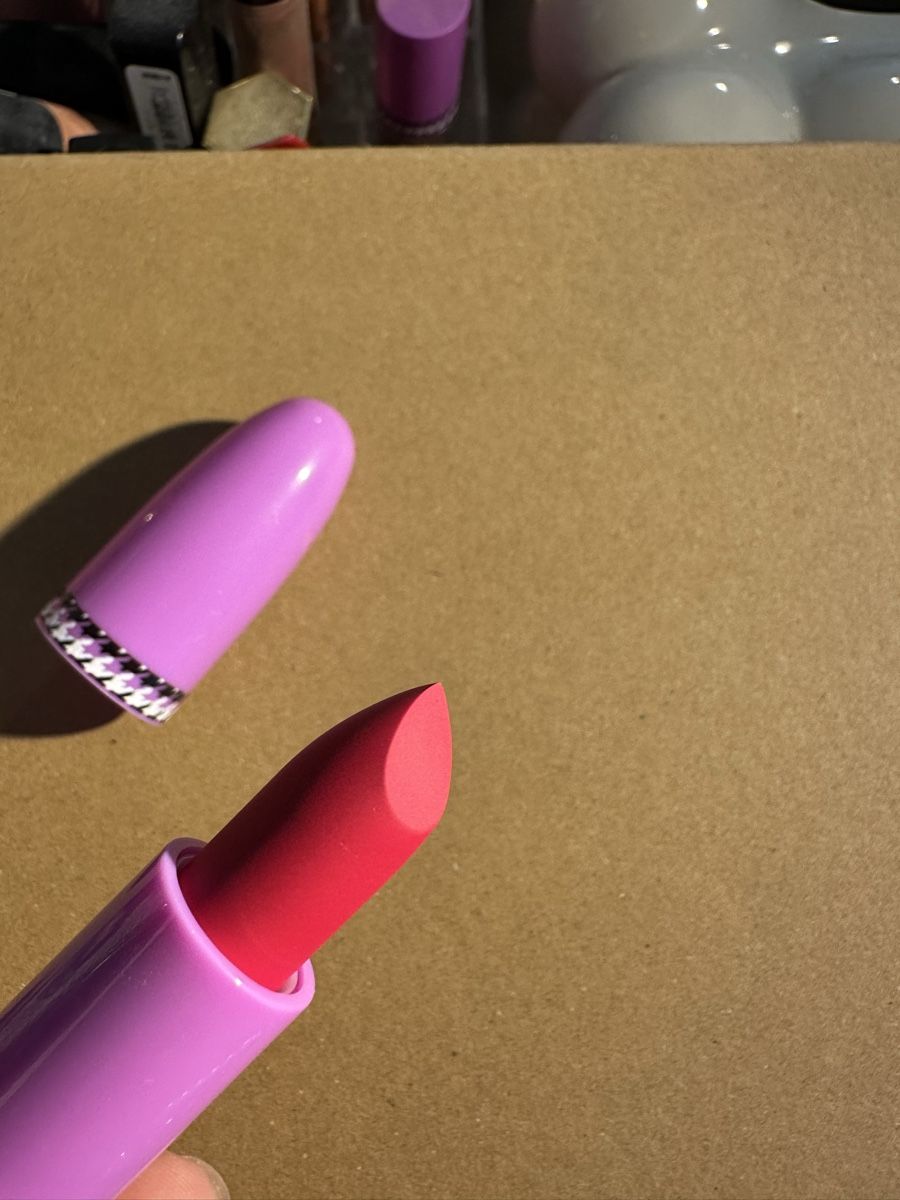 Makeup Revolution Make-up: Lippenstift Revolution Emily in Paris neu – Nuovo e nell'imballaggio originale da Rüthi (Rheintal) venduto da kat_d8m5 2