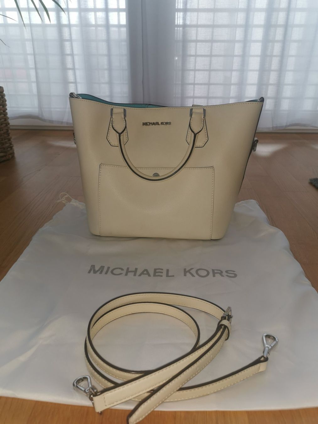Michael Kors Taschen für Damen: Michael Kors Tasche Weiss – Gebraucht aus Bern von alina_k