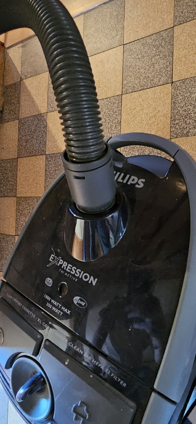 Philips Aspirapolveri & Accessori: Philips Expression Staubsauger +3 neue Beutel – Usato da Belp venduto da Ginus85 1