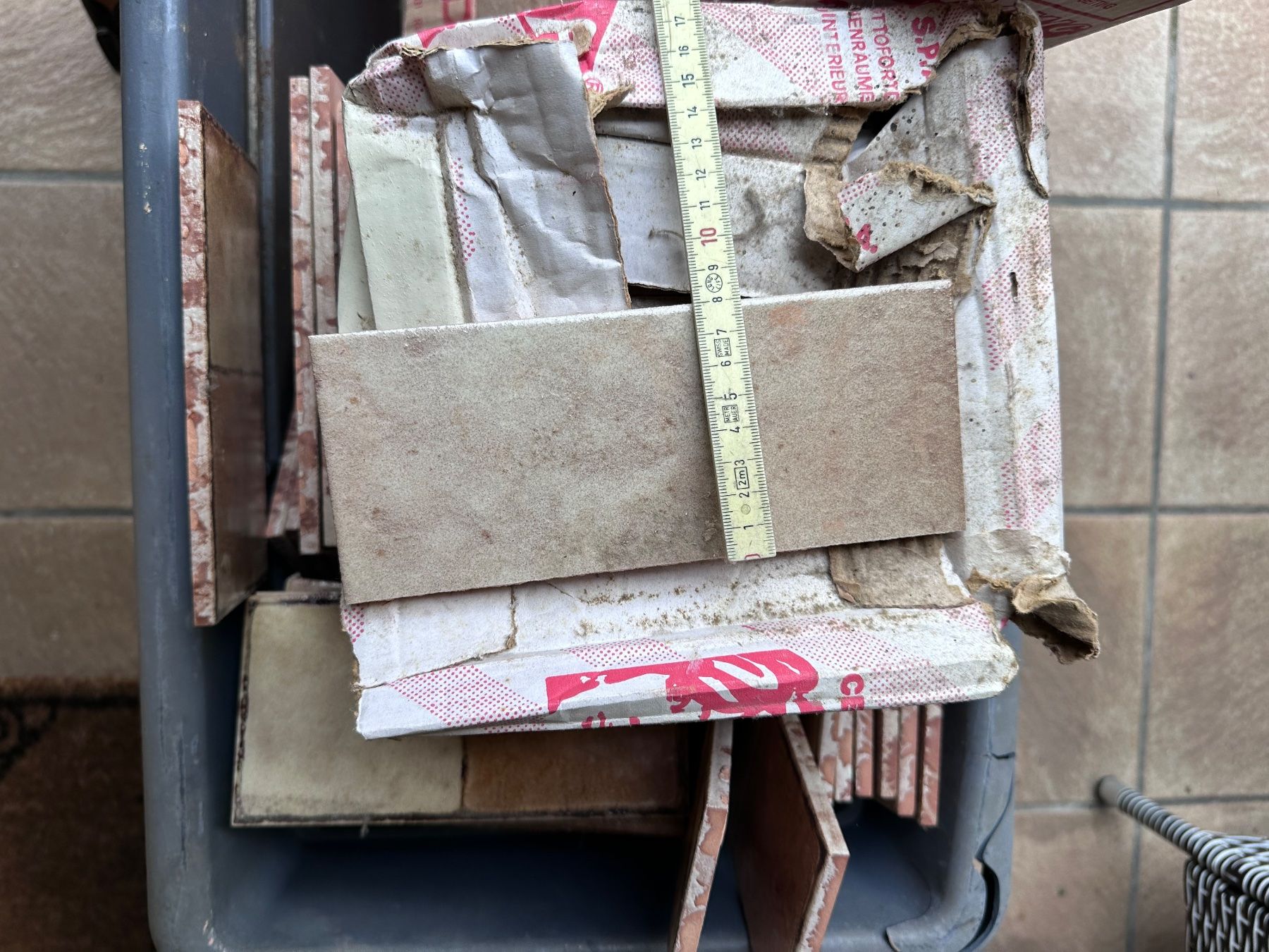 Servierplatten: Bodenfliesen beige diverse – Neu (gemäss Beschreibung) aus Hinwil von Urs-sli 3