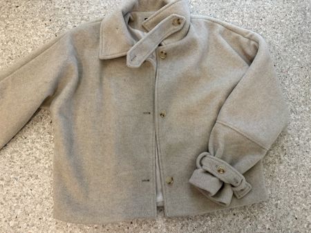 Jacke Floreya beige kurz mit Knöpfen Grösse L neuwertig