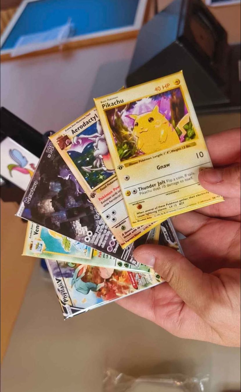 Pokémon Carte collezionabili: Pokemon aimants personalisés – Nuovo (secondo la descrizione) da noes venduto da kri_g7m6