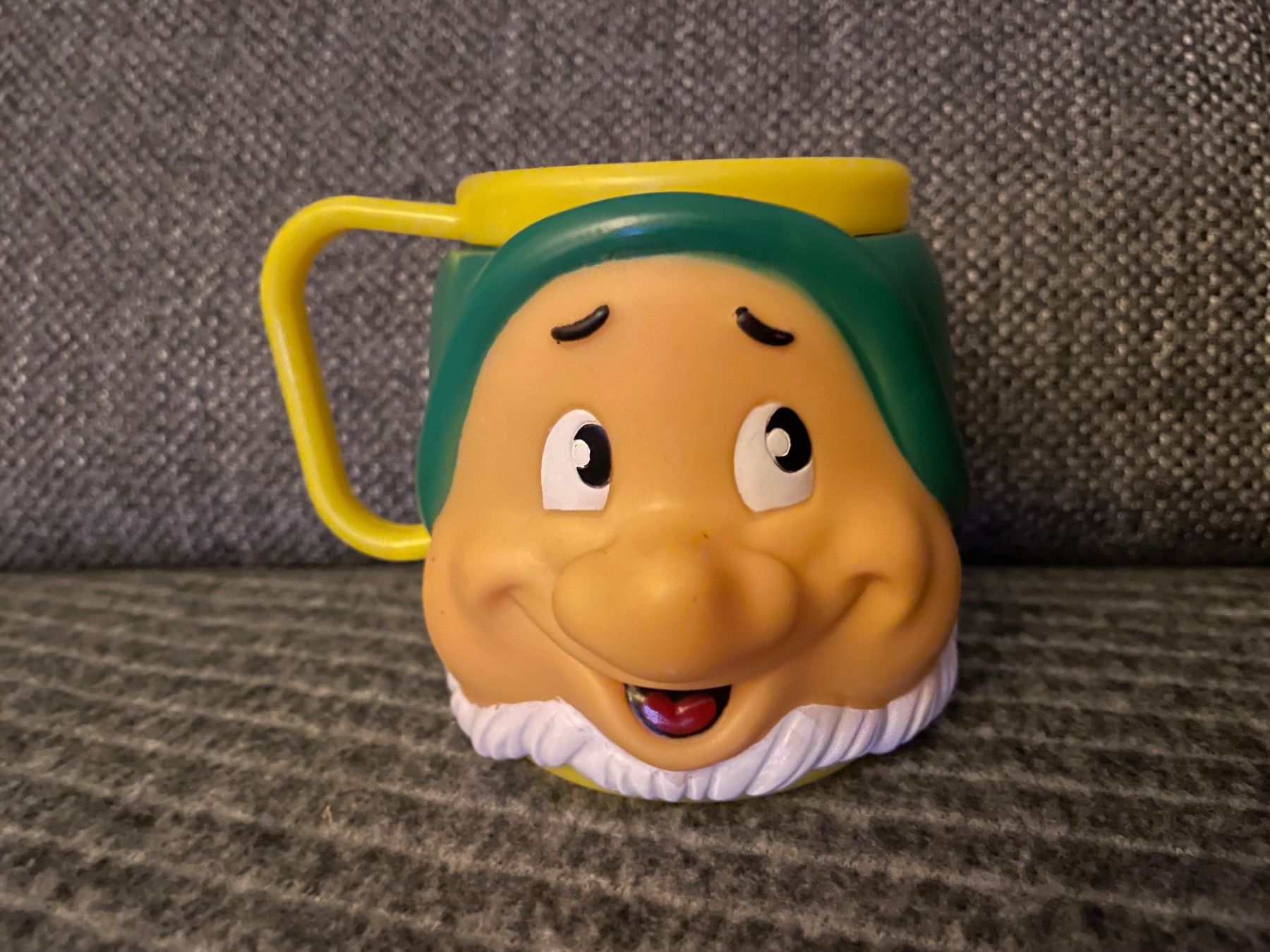 Disney Tazze: Plastik-Tasse 'Zwerg' – Nuovo (secondo la descrizione) da Dierikon venduto da Butcherboy
