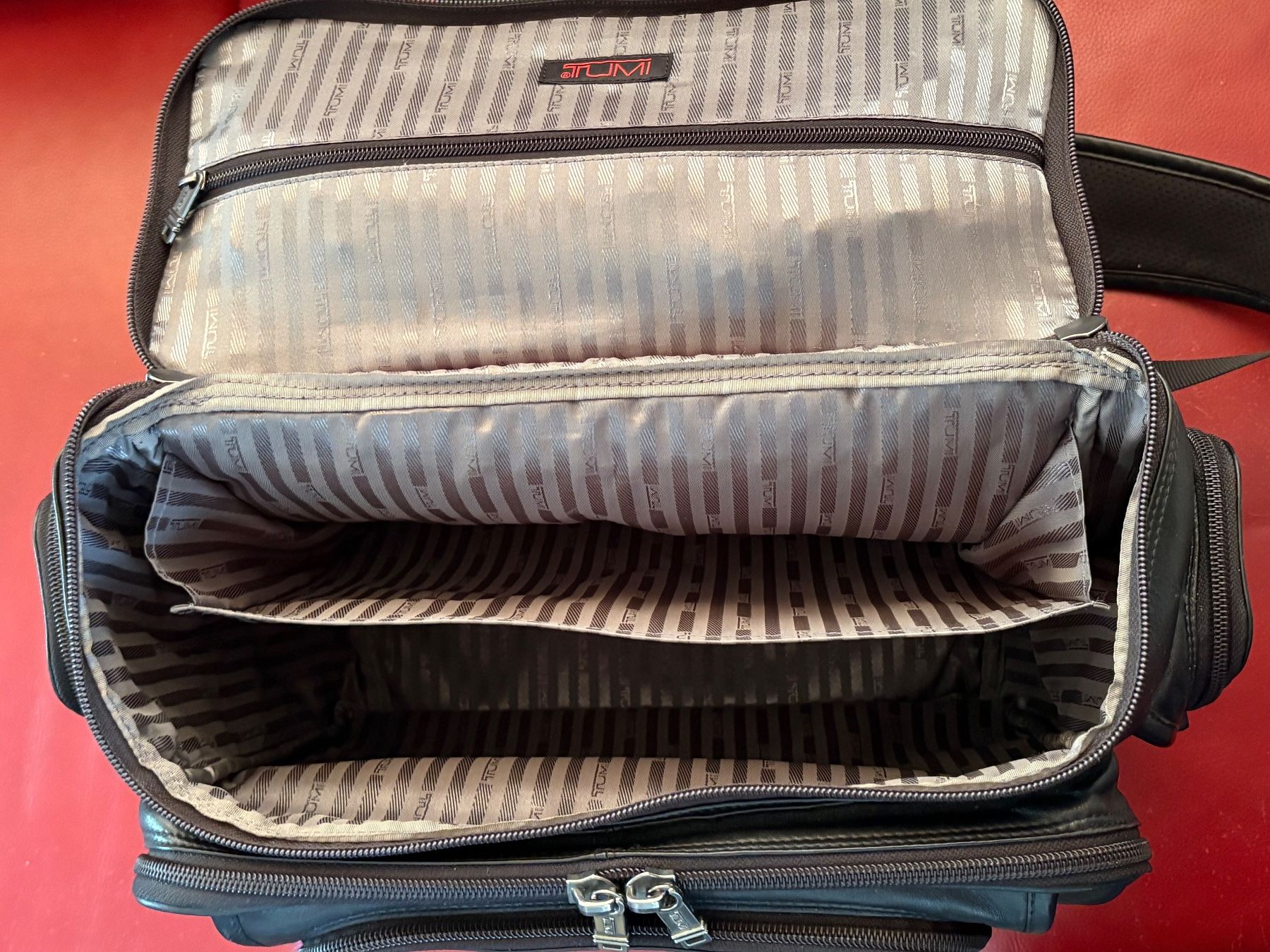 Tumi Sacs à dos: Echt Leder TUMI Rucksack – D'occasion à Oberweningen par Gerini 6