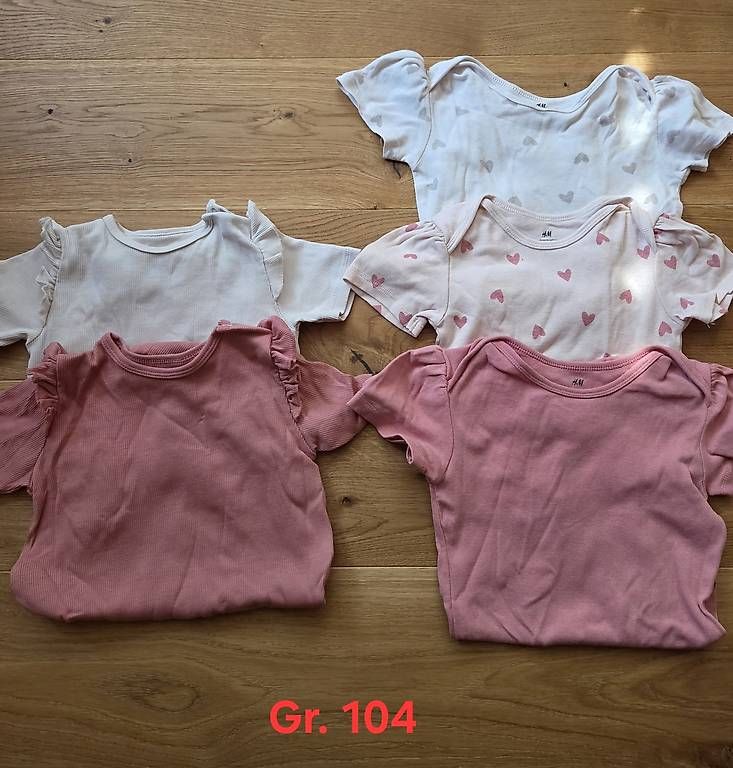 Biancheria intima: H&M kurzarm Bodys Gr. 104 – Usato da Igis venduto da dani.93