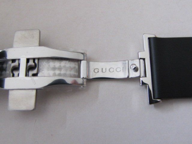 GUCCI Kautschuk-Uhrenarmband 23mm mit Faltschliesse. NEU 3