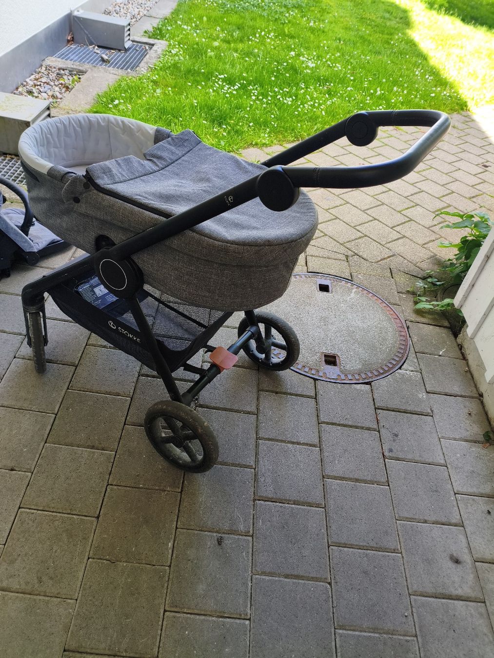 Stokke Carrozzine: Stokke Beat Kinderwagen inkl. Babyschale & Sitz – Usato da Volketswil venduto da Bane88 3