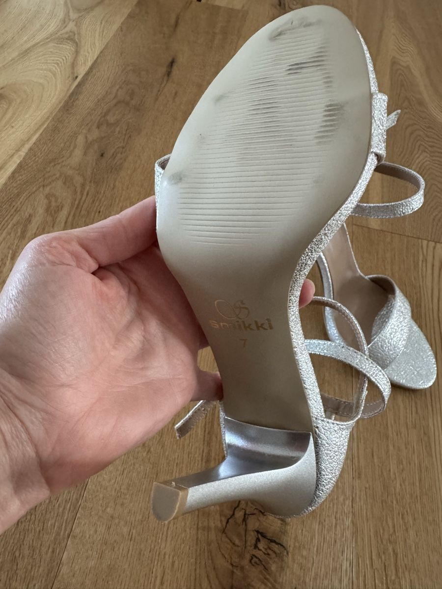 Scarpe da donna: Silver Summer Heels - Smikki - Size 7 - New – Nuovo (secondo la descrizione) da Kriens venduto da Emaleonid 7