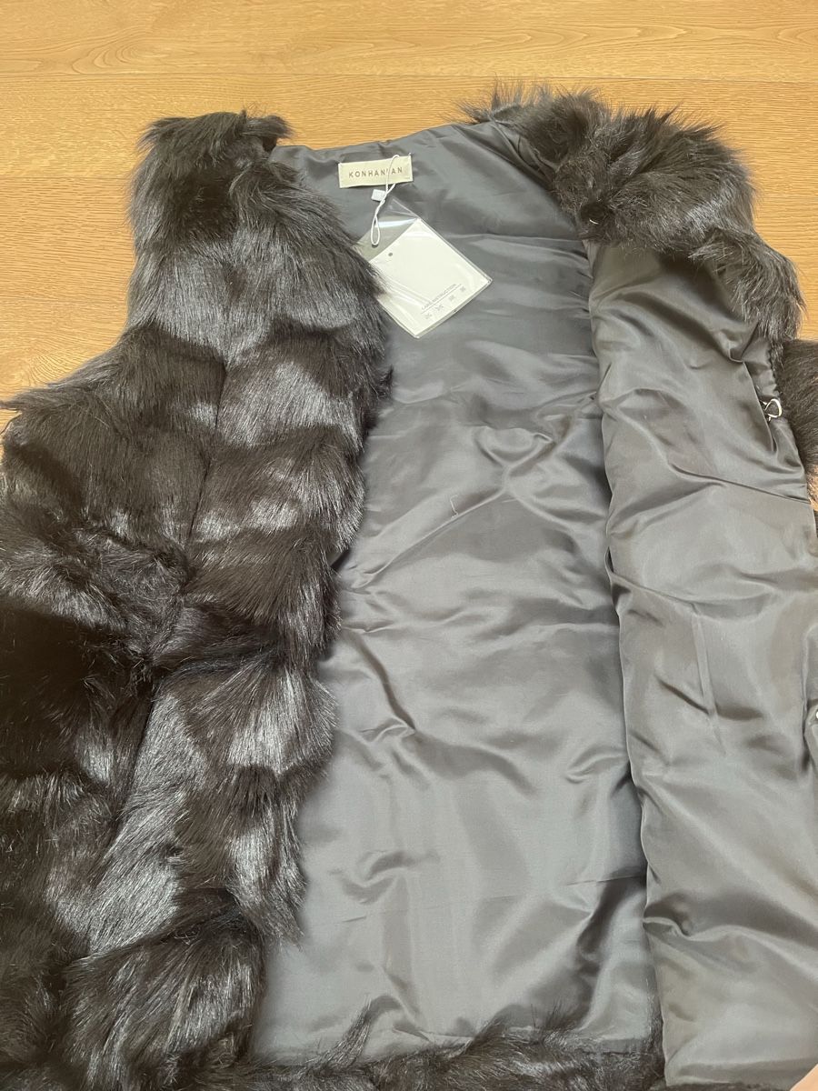 Gilet & Giacche senza maniche: Schwarzes Kunstfellgilet Neu! – Nuovo e nell'imballaggio originale da Bassersdorf venduto da Sandy456 3