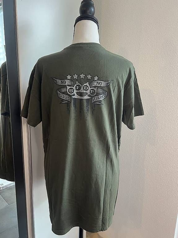 T-shirt: Five Finger Death Punch Shirt - XL – Usato da Urdorf venduto da Marybyii 2